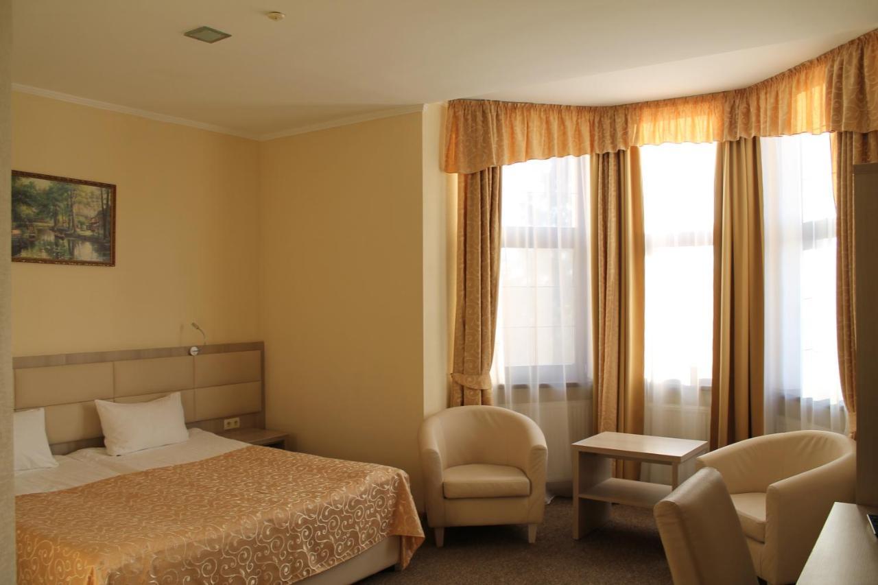 Ligena Hotel Boryspil Exterior photo
